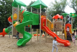 nowy plac zabaw w przedszkolu (photo)